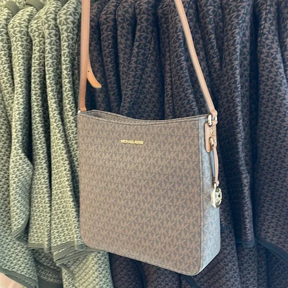 Michael Kors Jet Set Travel Large Messenger Crossbody Bag Brown - Picture 16 of 16